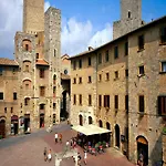 Tuscan Retreat With Pool For 6 *